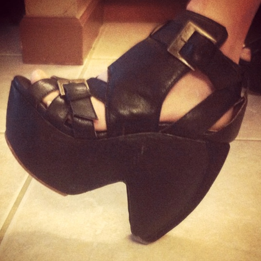 GEE WAWA Platform Claw Wedge Ankle Strap Sandal Open Toe Mega Platform Gladiator